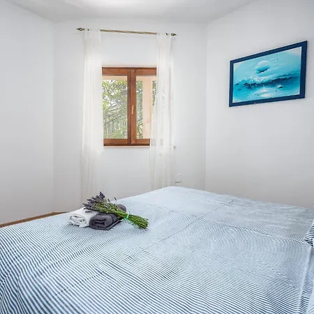 Appartement 2 Bedroom Beautiful In Labin *