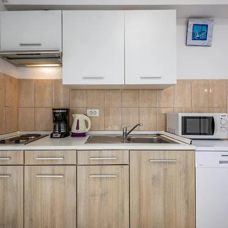 2 Bedroom Beautiful In Labin
