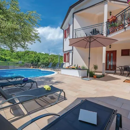 2 Bedroom Beautiful In Labin