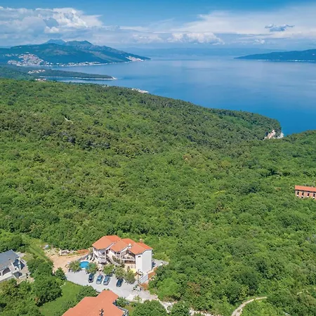 2 Bedroom Beautiful In Labin Appartement *