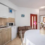 דירה Front In Labin With Sauna Drenje (Istria)