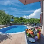 דירה Front In Labin With Sauna *